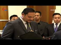 Sebelum dikurniakan lantikan menjadi menteri di jabatan perdana menteri, yang berhormat dato pernah menjawat beberapa jawatan tinggi/penting di beberapa buah kementerian antaranya. 23 Setiausaha Politik Angkat Sumpah Di Hadapan Perdana Menteri Tun Dr Mahathir Mohamad Youtube
