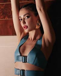 Melike Yalova - Free pics, galleries & more at Babepedia