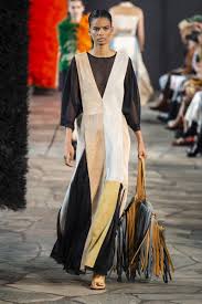The Best Runway Looks At Paris Fashion Week Spring 2019 Paris Fashion Week Fashion Week Fashion Week Spring