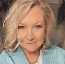 Jana Bullard's Instagram, Twitter & Facebook