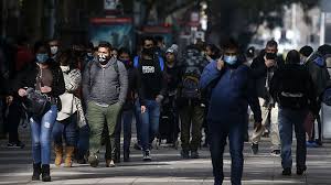 El término clase media es un grado o estamento de la estratificación de clase social que se aplica a las personas con un nivel socioeconómico medio que se sitúa entre la clase baja y la clase alta. Las Claves Del Ife Bono Clase Media Y Prestamo Solidario Quienes Pueden Acceder Emol Com