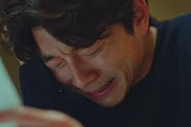 Menang Awards, Gong Yoo Nangis karena Ingat Ibu?