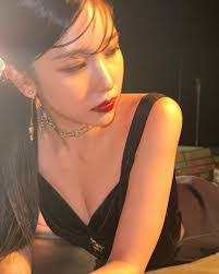 Mina Black's Instagram, Twitter & Facebook