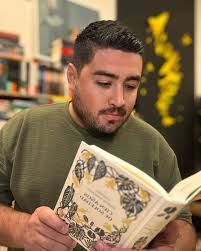 Hoy estuvimos conversando sobre la magnífica novela “La marcha del  silencio” del escritor John Henry Flórez en el marco de la @feria_filaq  Gracias a @taller_de_edicion_rocca por la invitación.