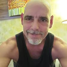 Where to find a beach-like location near Findlay, Ohio for pictures?