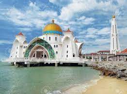Dengan terbentuknya malaysia hasil gabungan semenanjung, sabah dan sarawak, negara kita telah mencipta nama dipersada dunia. Pengaruh Islam Di Alam Melayu Seni Bina Di Alam Melayu Mosque Human Architecture Malaysia