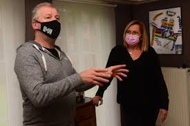 Roger de bie (54) en karina everaert (52) uit lille tellen als geen ander mee af naar de geboorte van het eerste kindje van hun dochter sarah en schoonzoon wout van aert. Eindejaar Schoonouders Wout Van Aert Baby Helpt Ons Relat Gazet Van Antwerpen Mobile