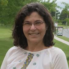 Lenore Farrell's Instagram, Twitter & Facebook