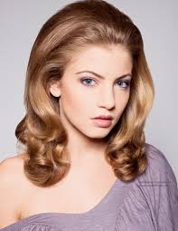 This hairstyle featured backcombing all over the head especially a heighted hair section at the crown. Biggest 1960s Hairstyles Long Hair Hairstyle Models For Women