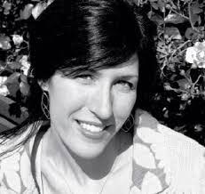 Lauretta Lane's Instagram, Twitter & Facebook