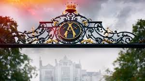 The series' main protagonist is bloom, who was raised by human parents on earth before discovering her fire fairy powers later in life. Fate The Winx Saga Netflix Official Site