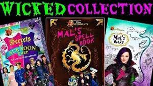 Descendants mal s spell book format : Disney Descendants Mal S Diary Spell Book Secrets Of Auradon Prep Youtube