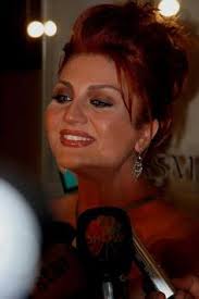 En Guzel Sibel Can Topuz Modelleri En Guzel Sac Modelleri Ve Kesimleri Unlulerin Sac Modelleri Sac Topuzlari Sac