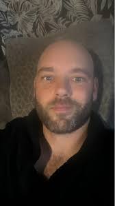 2x03 ዘ tell you what. As α personal favor from me to you, זל'ו make 代  quick. It won't hurt α bit. No,Splke... No, It's gonna hurt  It'sgonnahurtalot. α lot.