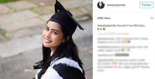 Salah satu seleb cantik indonesia, maudy ayunda, sedang berbahagia. Maudy Ayunda Seleseikan Kuliah Di Oxford Selama Tiga Tahun Berita Universitas Terbaru Ayokuliah Id