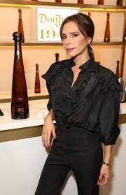 Introducing victoria beckham pre spring summer 2022. Victoria Beckham Macht Kasse Dank Posh Spice Lippenstift Bigfm