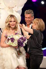 We did not find results for: Star Hochzeiten Die Skurrilsten Brautkleider Der Stars Gala De