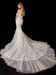 Du bist auf der suche nach dem idealen brautkleid? Schulterfreies Hochzeitskleid Mit Off Shoulder Tragern Von Enzoani
