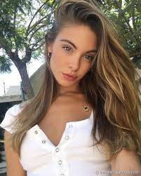 Cabello castaño claro dorado: 20 fotos de la tendencia que ilumina el look  de las morenas