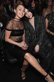 Miley cyrus got on tiktok, like several other celebs recently have, and did some dancing to promote noah cyrus' song the end of everything which is a very cool thing for her to do. Noah Cyrus Tearfully Says It S Unbearable To Be Miley S Sister