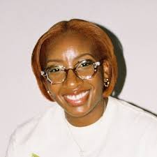 Hello, I'm Denishia and I'd love to learn more about your project goals 😊  ➡️ www.macondesigns.com/portfolio