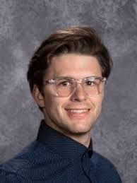 Travis Wise's Instagram, Twitter & Facebook