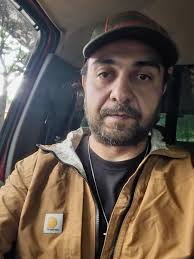 Local handyman shares identification for neighborhood safety