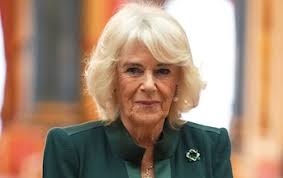 Hugh Scully, the former Antiques Roadshow presenter, dies aged 72