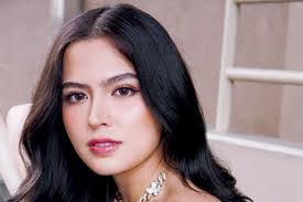 Alexa Na's Instagram, Twitter & Facebook