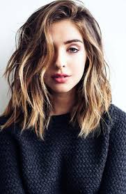 Medium hair for oval face. 23 Best Shoulder Length Hairstyles For Women In 2021 The Trend Spoter