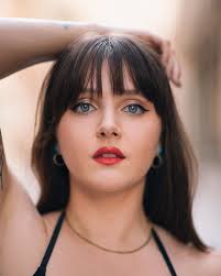 Hey… here's a picture of my face 💋...