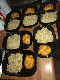 For this meal i added baby spinach and baby tomatoes and the how to make the chicken and avocado pasta meal prep. Meal Prep Thursday Chicken Alfredo Spaghetti With Veggies And Cheese Garlic Knots Mealprepsunday