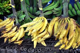 Warna buah ini ketika masak yaitu kuning agak merah di sertai ujung yang hijau. Mau Tau Beda Pisang Agung Dan Pisang Tanduk Berikut Ulasanya Jenis Pisang Dan Manfaatnya