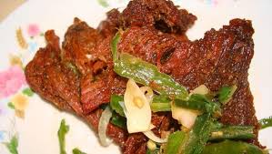 Seperti daging sapi, potong tapi jangan terlalu tipis. 7 Lauk Nasi Padang Paling Nikmat Sebelum Boikot Nasi Padang