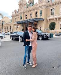 He was often seen in the paddock with her before and after the races. Gp33 Max Verstappen Samen Met Kelly Piquet Facebook