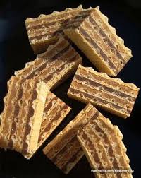 Sarene Oblatne Coolinarika Recipe Croatian Recipes Holiday Baking Food