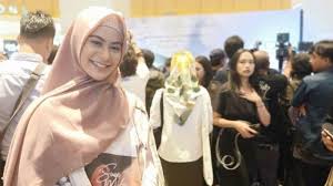 Sinetron para pencari tuhan (ppt) sudah menjadi tontonan religi yang selalu ada di bulan suci ramadan. Biodata Artis Betari Ayu