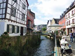 Sänger heino lebt in bad münstereifel, das von der flut besonders schwer getroffen wurde. Bad Munstereifel So Geht Urlaub Reiseziele Deutschland