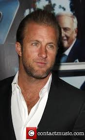 Pin By Glenda Kuiper On Book Em Danno Scott Caan Movie Stars Hawaii Five O
