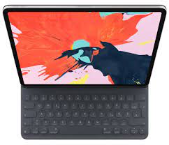 Die tastatur für das ipad pro 2018 mit smartconnector hält per magneten am tablet. Tastatur Zubehor Furs Ipad Pro Im Test Echte Tasten Fur Das Tablet Mac Life