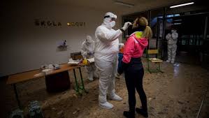 Destinazione slovacchia, una guida virtuale alla repubblica slovacca, un paese montuoso senza la slovacchia ha una popolazione di 5,4 milioni di persone (nel 2015), la capitale e città più grande della. Coronavirus L Esperimento Slovacchia Tamponi Rapidi Per Tutta La Popolazione La Repubblica