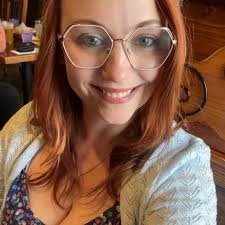 Uhhhh, I don't know if they thought this out #galgadot #rachelzegler  #snowwhite #disney