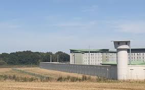 Beauvais En Detention Provisoire Pour Feminicide Il Se Suicide En Prison Le Parisien