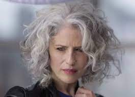 Oh My God This Silver Hair Style Is All My Dreams Come True Soft Curls And Beautiful Hair Tones Perfect In 2020 Grey Curly Hair Curly Hair Styles Hairstyle
