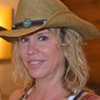 Courtney Doran's Instagram, Twitter & Facebook