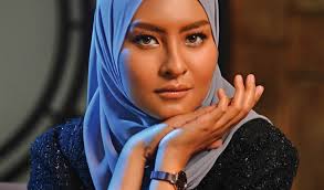 Download your search result mp3, or mp4 file on your mobile, tablet, or pc. Berkawan Dengan Seseorang