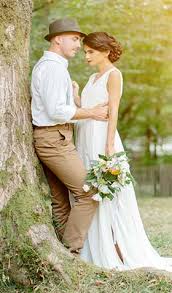 Wie groß eine hochzeit ist, bleibt dem brautpaar überlassen. Strandhochzeit Outfits Fur Die Hochzeit Am Meer Breuninger