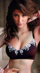 Shruti Haasan is unrecognizable in these throwback pics | Times of India