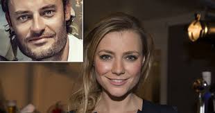 Zwitserlood vindt het afscheid nemen moeilijk, laat ze weten. Vriend Gigi Ravelli Nog Rijker Dan Gedacht Show Ad Nl