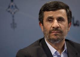 Iran: Ahmadinejad réaffirme son allégeance au Guide face à la pression